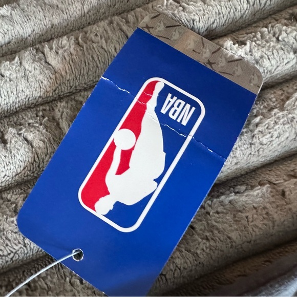 Golden State Warriors The Wild Collective Unisex City Edition T-Shirt - NWT - Picture 6 of 6